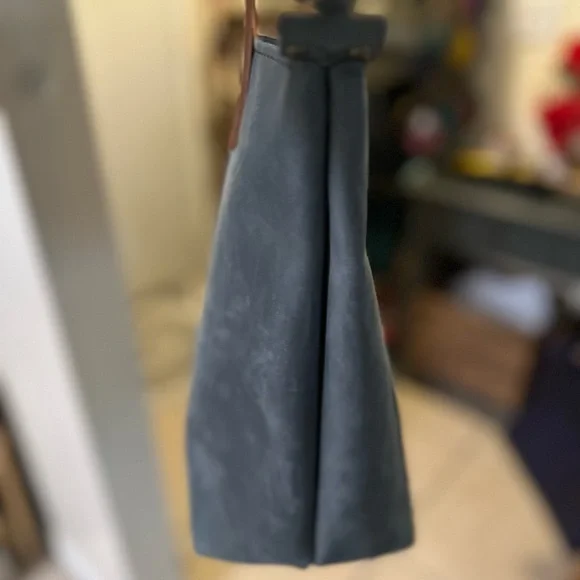 PLG med zip tote in Storm ⛈️ - Picture 6 of 7